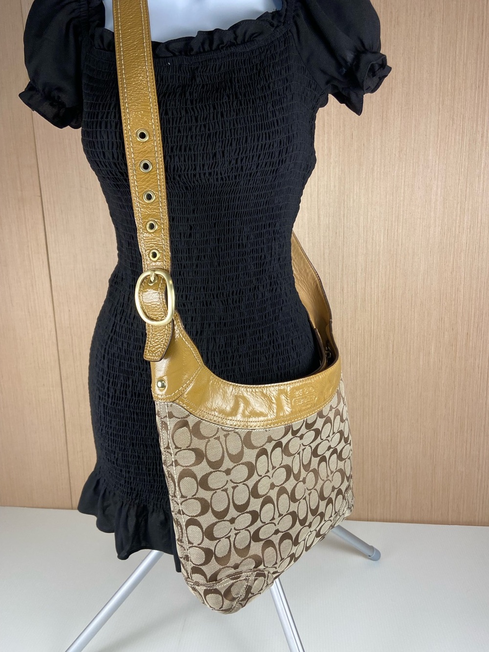 Coach Bleecker Signature Hobo Shoulder Bag Khaki Brown Patent Leather & Canvas